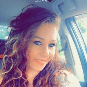 Meet your Posher, Jenn